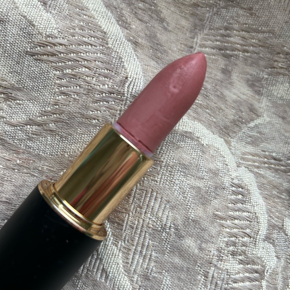 Hydrating Lipstick💄Oasis - Cool Pinky Nude shade - Picture 7 of 7